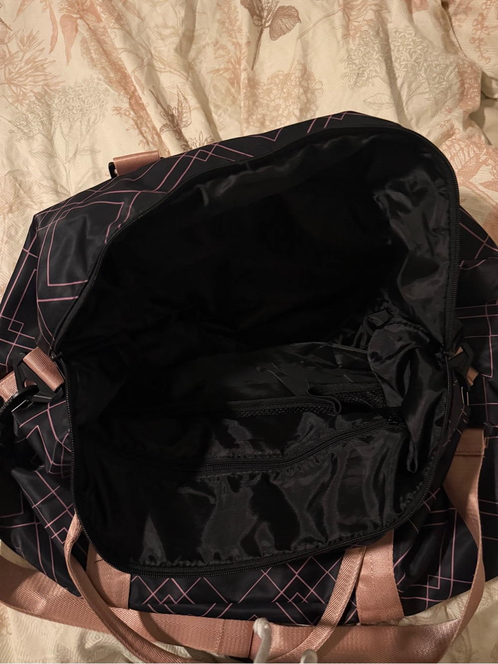 Weekender Bag - Picture 5 of 8